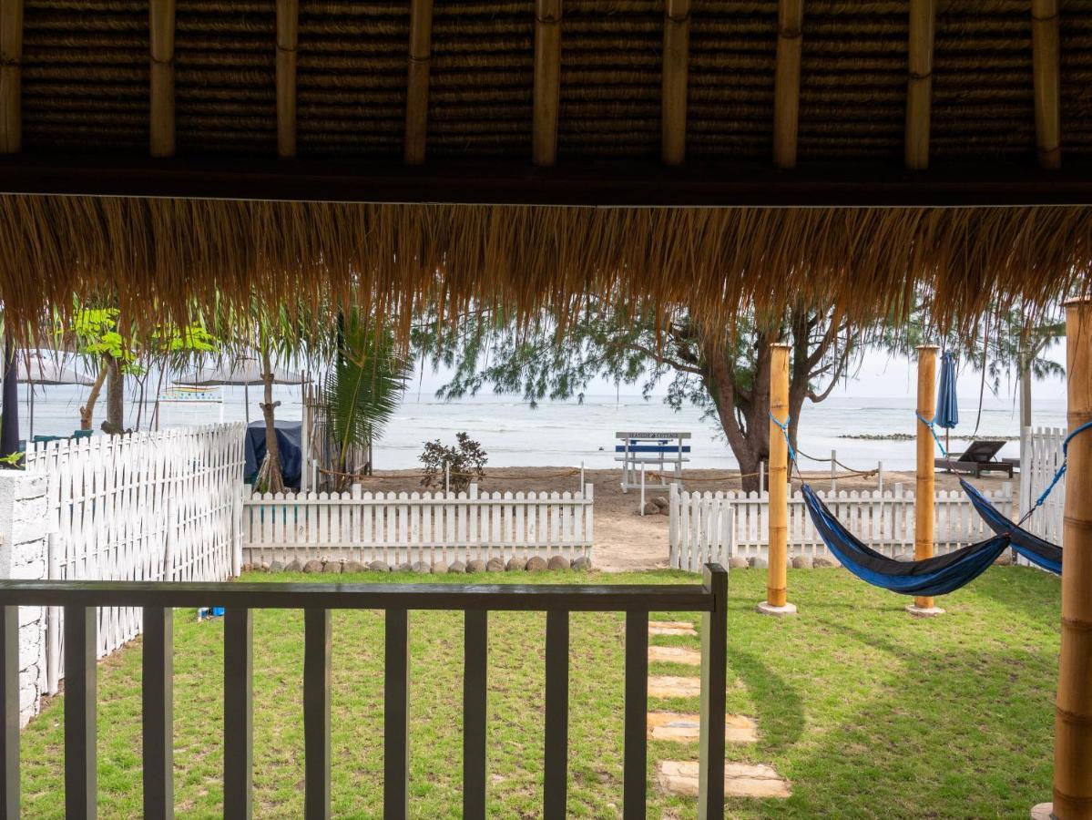 Seaside Cottage, Gili Air Exterior photo